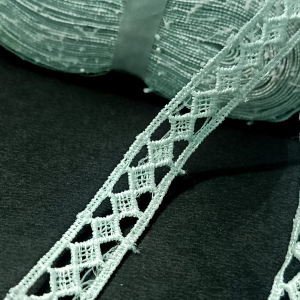 Ivory Diamond Trellis Lace - 10 Meter