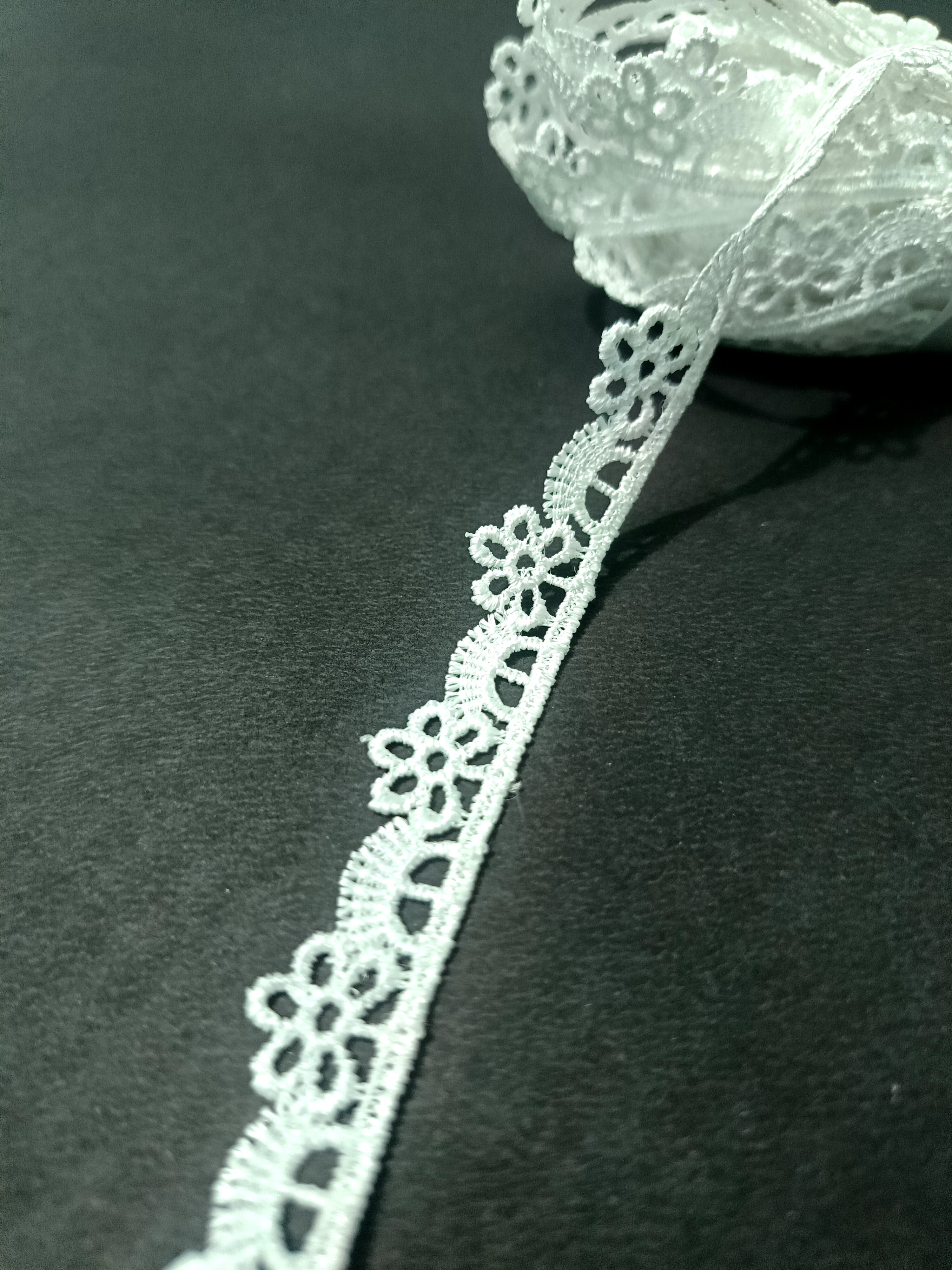 Snow White Floral Crochet Lace Trim – 10 Meter